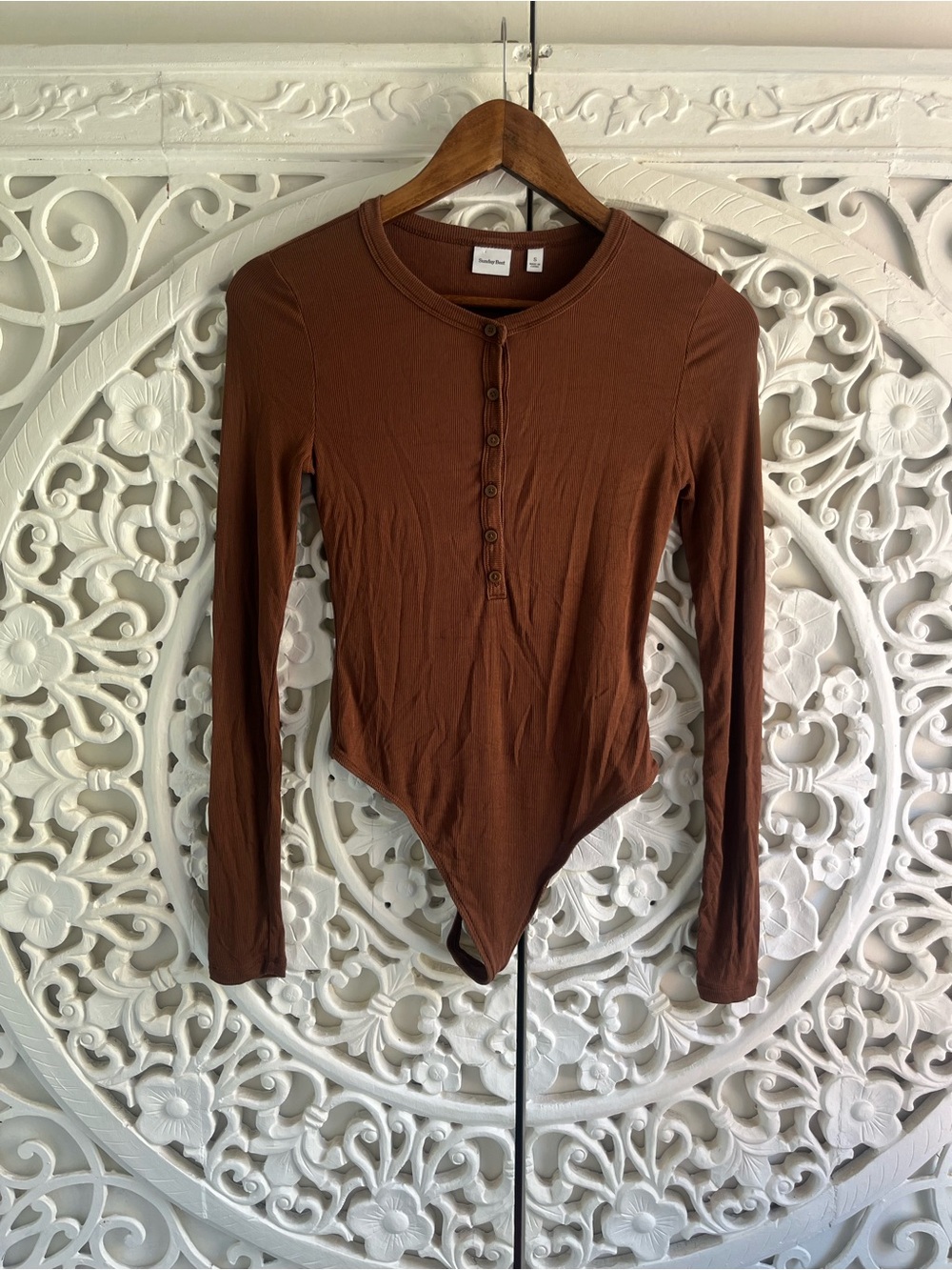 Sunday Best Aritzia Brown Ribbed Henley Long Sleeve Bodysuit Size Small